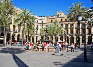 University of Barcelona. Spanish Language Course in Spain. Academic Year Abroad. $2,750 Tuition. Study Abroad in Barcelona - University of Barcelona